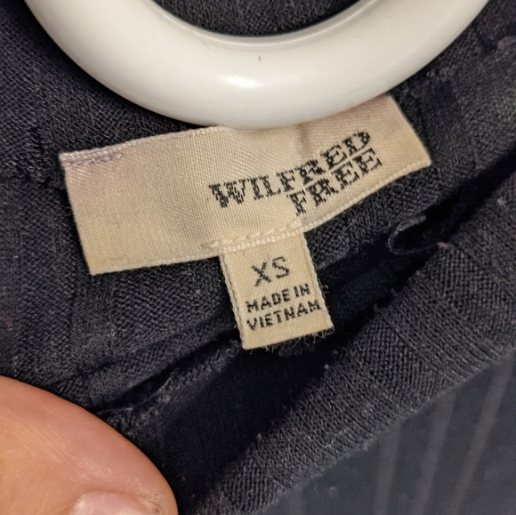 Aritzia Wilfred Free Turtleneck/sleeveless Dress - Picture 2 of 3